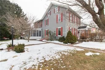8826 Breinigsville Rd, Breinigsville, PA 18031-1204