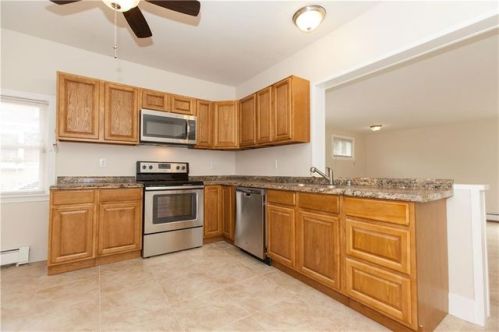 228 Laban St, Providence, RI 02909-4428