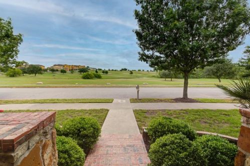 1180 Kirby Ln, Uhland, TX 78640-6125