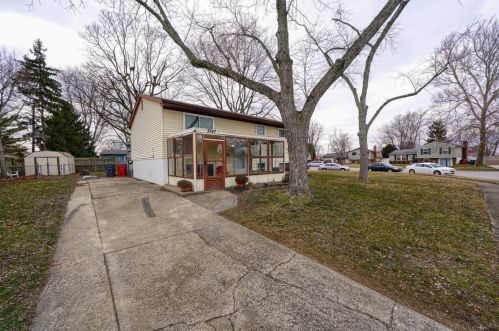 3547 Southwest Ct, Darbydale, OH 43123-2038