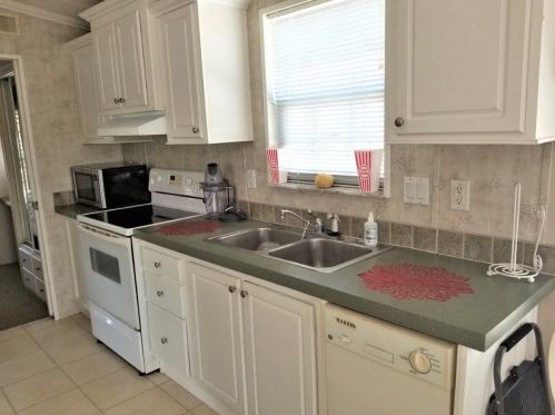 21123 San Pablo Dr, Land O Lakes, FL 34637-7819