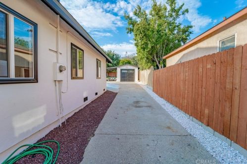 137 Altadena Dr, Altadena CA  91001-5104 exterior