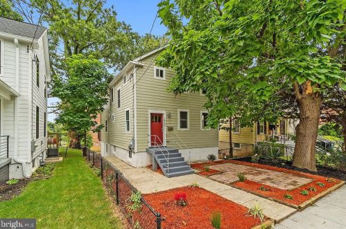 2909 Otis St, Washington, DC 20018-2931