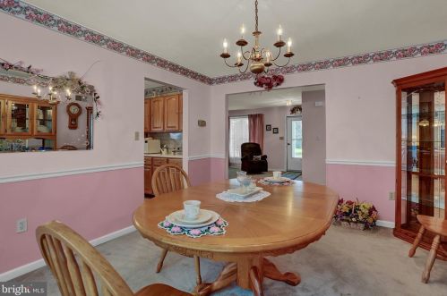 18 Fieldcrest Dr, Littlestown, PA 17340-9529