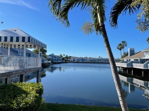 127 Ocean Dunes Cir, Jupiter FL  33477-9140 exterior