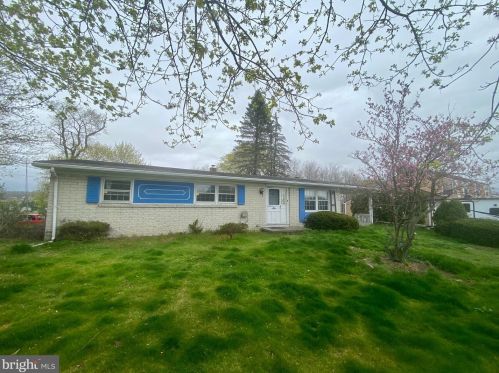 1 Deer Park Dr, Primrose, PA 17901-8758