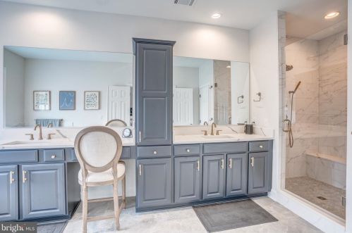 18285 Mullfield Village Ter, Leesburg VA  20176-7466 exterior