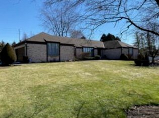 1332 Dakota Rd, Bellefontaine, OH 43311-2904
