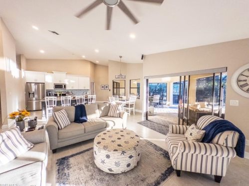 577 Countryside Dr, Naples FL  34104-6725 exterior