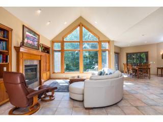 619 Interlaken, Victoria, MN 55386-3701