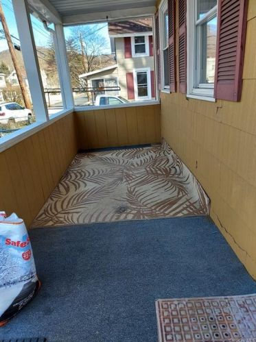 57 Sixth St, Hillburn, NY 10931-1197