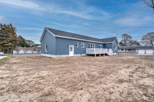 414 Seaward Pl, Lacey NJ  08731-2836 exterior