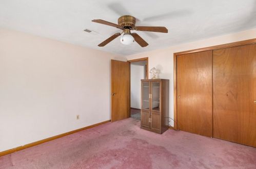 59 Grinnell Ave, Tiverton RI  02878-1901 exterior