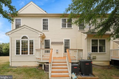 15843 Fourmile Creek Ct, Haymarket VA  20169-5427 exterior