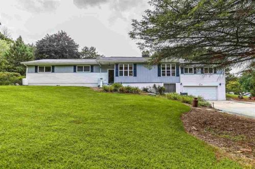 2635 Northwood Rd, Green Bay, WI 54313-7929