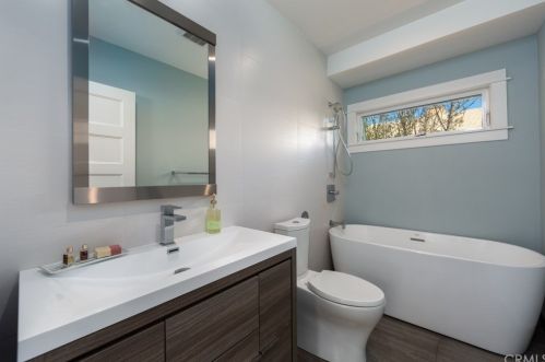 324 Grand Ave, Long Beach CA  90814-2738 exterior