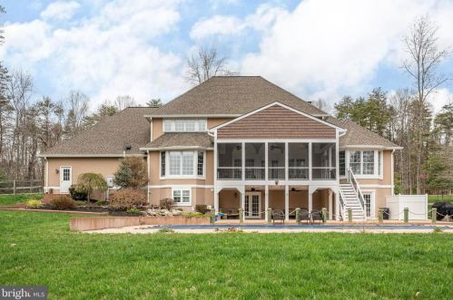 7905 Waterford Dr, Spotsylvania VA  22551-2204 exterior