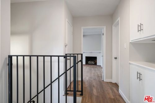 14147 Leadwell St, Van Nuys CA  91405-2440 exterior