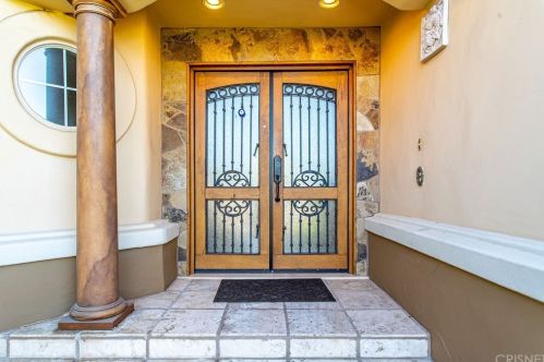 22140 Rolling Ridge Dr, Santa Clarita CA  91350-3308 exterior