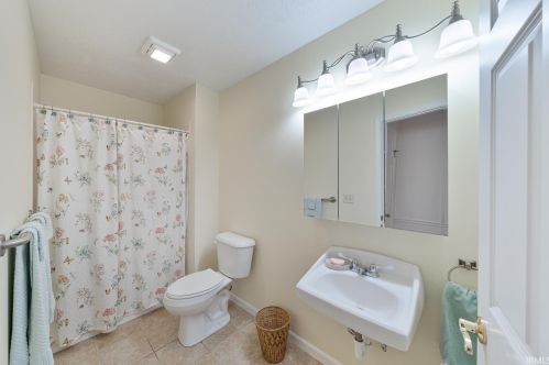 524 Rivers Edge Ct, Mishawaka IN 46544-4173 exterior