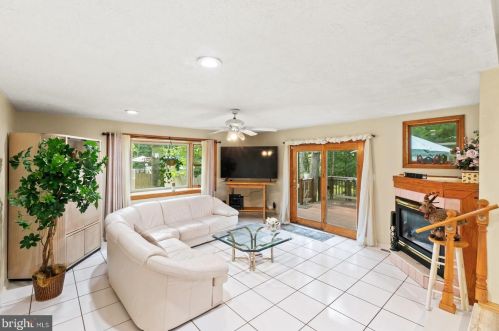 18 Aristone Dr, Berlin Boro NJ  08009-2254 exterior