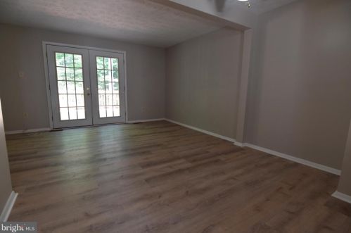 8347 Wind Fall Rd, Springfield VA  22153-3862 exterior