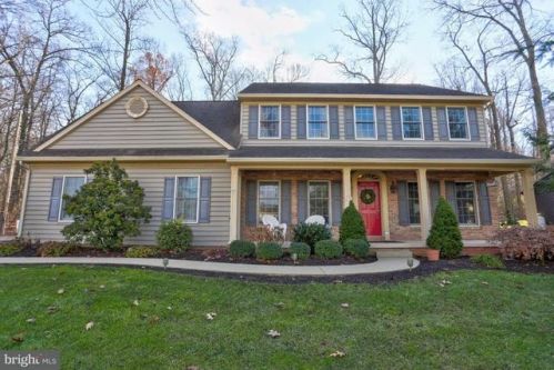 891 Maple St, Ephrata, PA 17522-2130