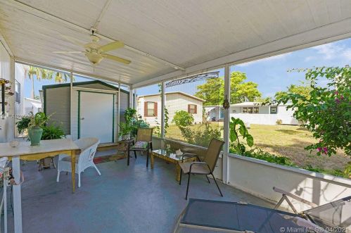 12375 Military Trl, Boynton Beach FL  33436-5575 exterior