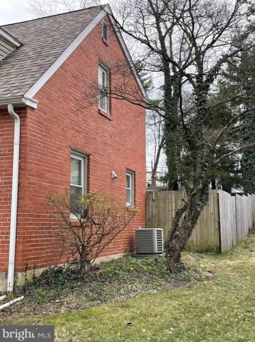 3212 Hilltop Rd, Newtown Square PA  19073-4207 exterior