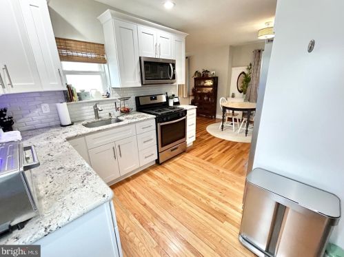 35 Wilbur Henry Dr, Florence NJ  08518-2701 exterior