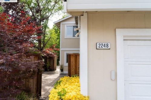 2248 Oakland Ave, Pleasanton, CA 94588-2649