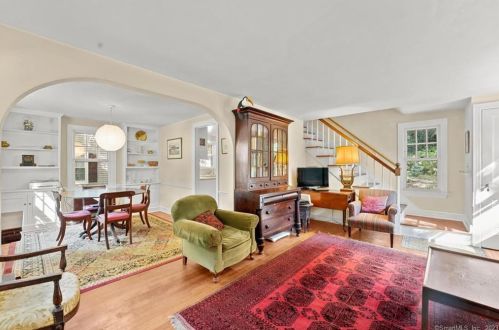 26 Un Ave, Norwalk CT 06851-3733 exterior