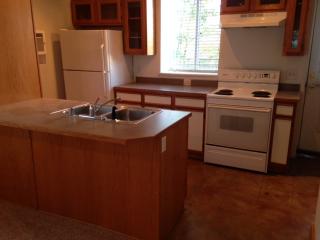 1051 Molly Ct, Fayetteville AR  72701-1923 exterior