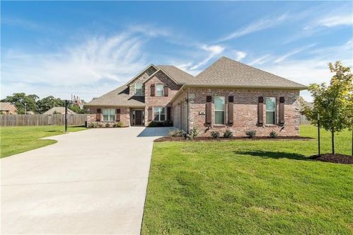 470 Hydrangea Dr, Fayetteville, AR 72730-2944