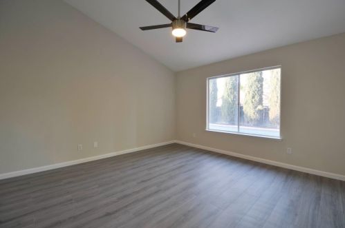 490 Santa Barbara St, Los Banos CA  93635-6324 exterior