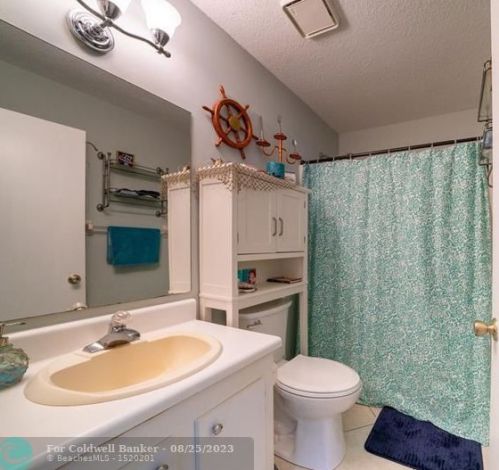 10100 Boynton Pl Cir, Boynton Beach FL  33437-2612 exterior