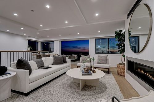 413 Bayview Dr, Manhattan Beach CA  90266-5717 exterior