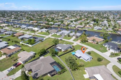 2905 10th Pl, Cape Coral, FL 33904-3902