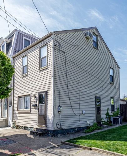 1927 Wharton St, Pittsburgh, PA 15203-1843