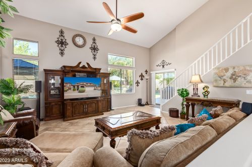 1284 Apricot Ln, Gilbert, AZ 85298-6886