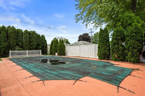 2541 80 Pl, Kenosha WI 53142-4533 exterior