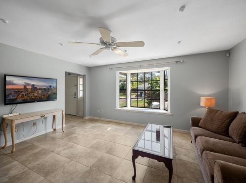 545 11 Ave, Vero Beach FL 32960-3707 exterior