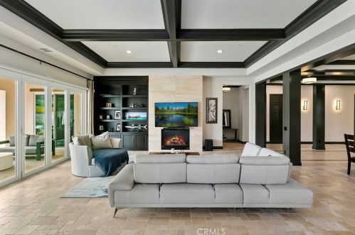 16105 Mariposa Ave, Riverside CA  92504 exterior