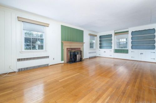 239 Tunxis Ave, Bloomfield, CT 06002-1201