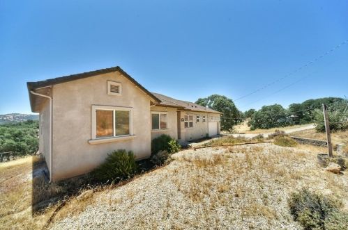 3017 Hartvickson Ln, Valley Springs CA  95252-9534 exterior