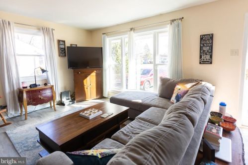 307 Veterans Dr, Palmyra NJ  08065-2319 exterior