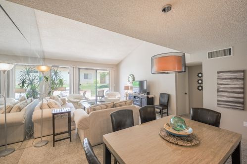 4 Tortosa Dr, Rancho Mirage CA  92270-4751 exterior