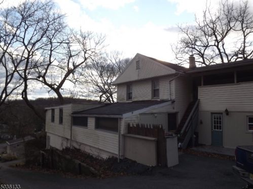 10 Bush St, Oxford NJ  07863-3001 exterior