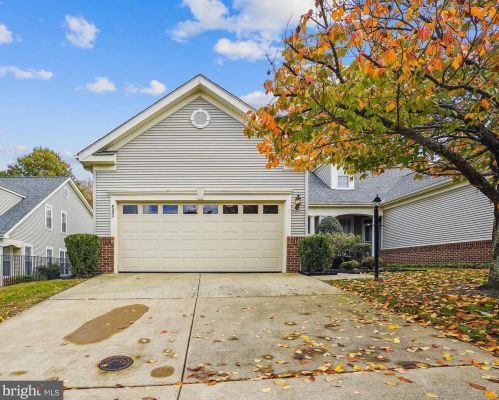 6953 Walnut Hill Dr, Gainesville, VA 20155-3015