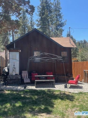 407 Garrick Way, Big Bear City CA  92314-8967 exterior